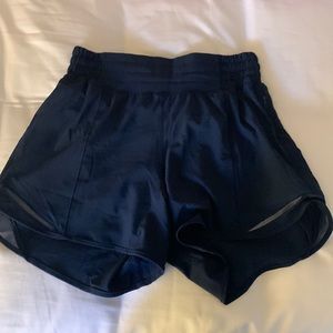 Lululemon hotty hot shorts Navy High Rise 4”